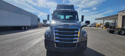 Used 2018 Freightliner Cascadia Detroit DD15AT Semi Truck for sale #192562 - photo 2