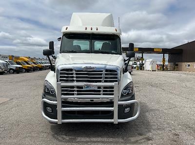 Used 2018 Freightliner Cascadia Detroit DD13 Semi Truck for sale #192663 - photo 2