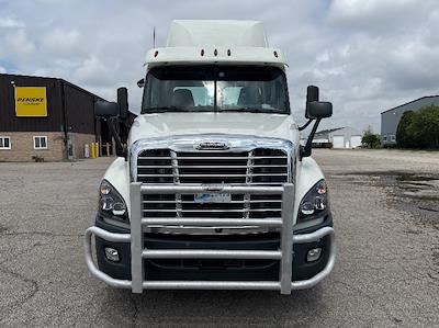 Used 2018 Freightliner Cascadia Detroit DD13 Semi Truck for sale #192664 - photo 2