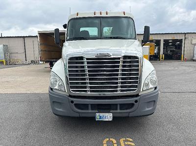 Used 2018 Freightliner Cascadia Detroit DD13 Semi Truck for sale #192952 - photo 2