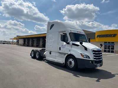 Used 2023 Freightliner Cascadia Detroit DD13 Semi Truck with Sleeper Cab for sale #193225 - photo 1
