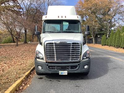 Used 2018 Freightliner Cascadia Detroit DD13 Semi Truck for sale #193637 - photo 2