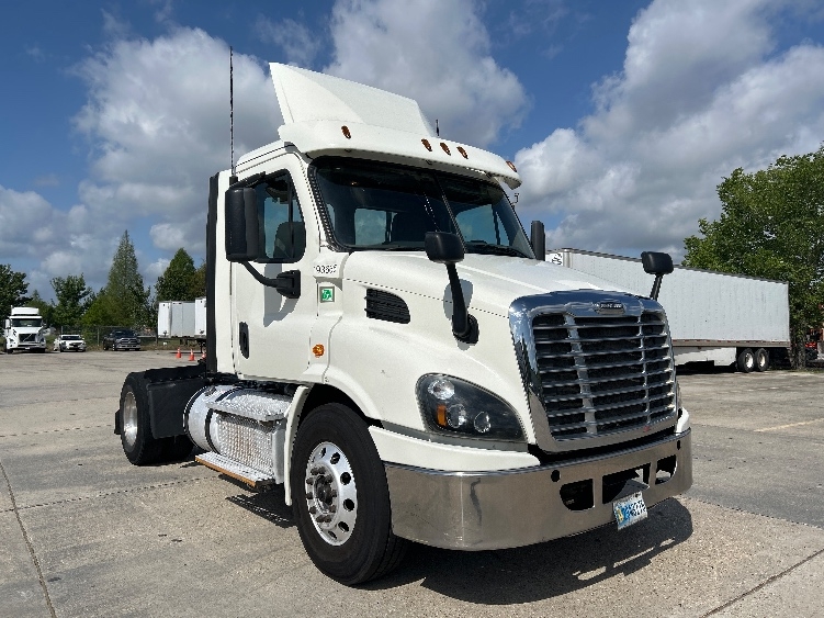 Used 2017 Freightliner Cascadia - photo 1