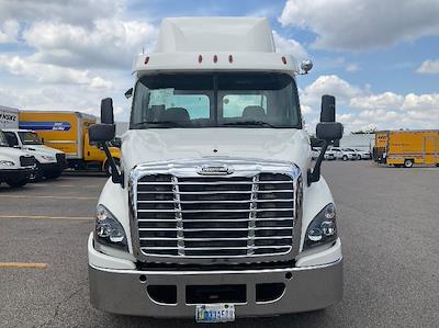 Used 2017 Freightliner Cascadia Detroit DD13 Semi Truck for sale #194379 - photo 2