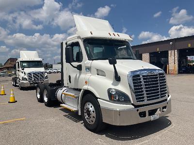 Used 2017 Freightliner Cascadia - photo 1