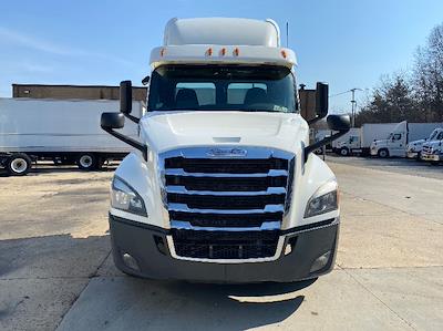 Used 2018 Freightliner Cascadia Detroit DD13 Semi Truck for sale #194426 - photo 2