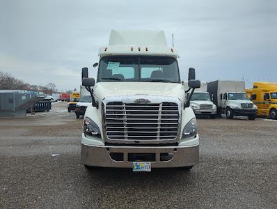 Used 2017 Freightliner Cascadia Detroit DD13 Semi Truck for sale #194632 - photo 2