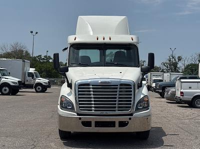 Used 2018 Freightliner Cascadia Detroit DD13 Semi Truck for sale #194641 - photo 2