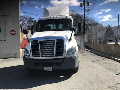 Used 2018 Freightliner Cascadia Detroit DD13 Semi Truck for sale #194754 - photo 2