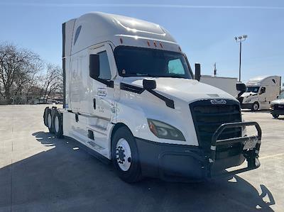 Used 2023 Freightliner Cascadia - photo 1