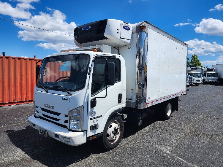 Used 2018 Isuzu NPR-XD - photo 5