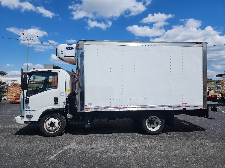 Used 2018 Isuzu NPR-XD - photo 6