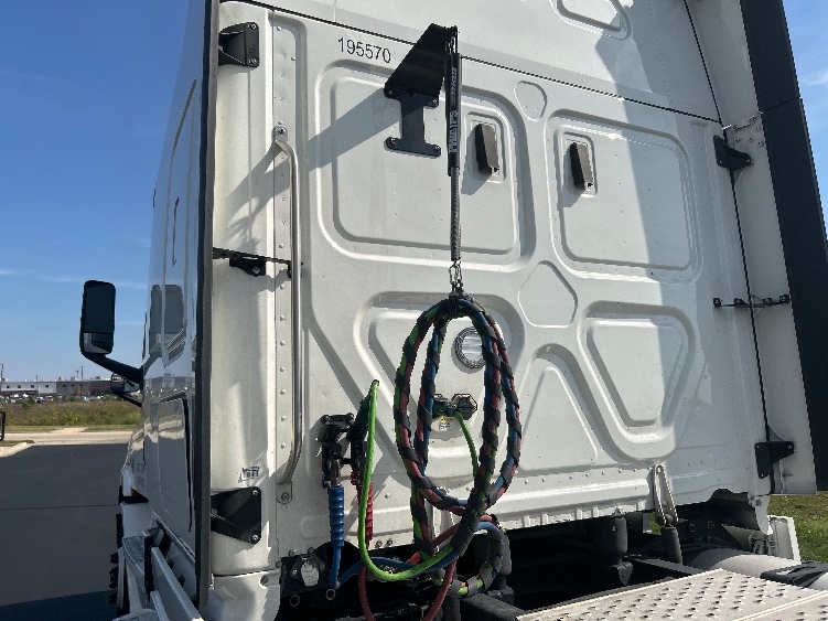 Used 2023 Freightliner Cascadia - photo 25