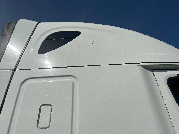 Used 2023 Freightliner Cascadia - photo 27