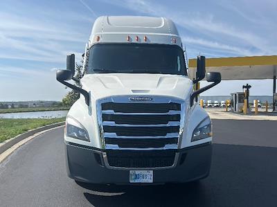 Used 2023 Freightliner Cascadia Detroit DD13 Semi Truck with Sleeper Cab for sale #195570 - photo 2