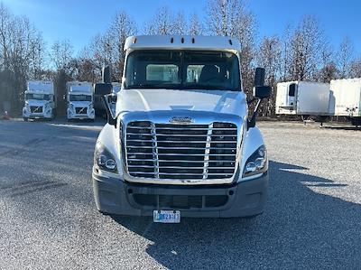 Used 2018 Freightliner Cascadia Detroit DD15AT Semi Truck for sale #195631 - photo 2