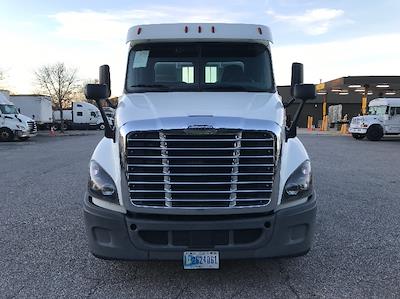 Used 2018 Freightliner Cascadia Detroit DD15AT Semi Truck for sale #195632 - photo 2