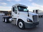 Used 2018 Freightliner Cascadia Detroit DD15AT Semi Truck for sale #195632 - photo 1