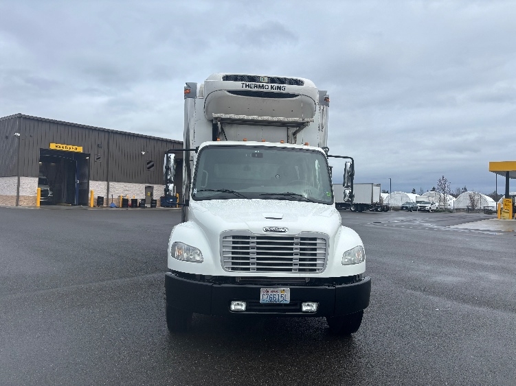 Used 2018 Freightliner M2 106 - photo 2