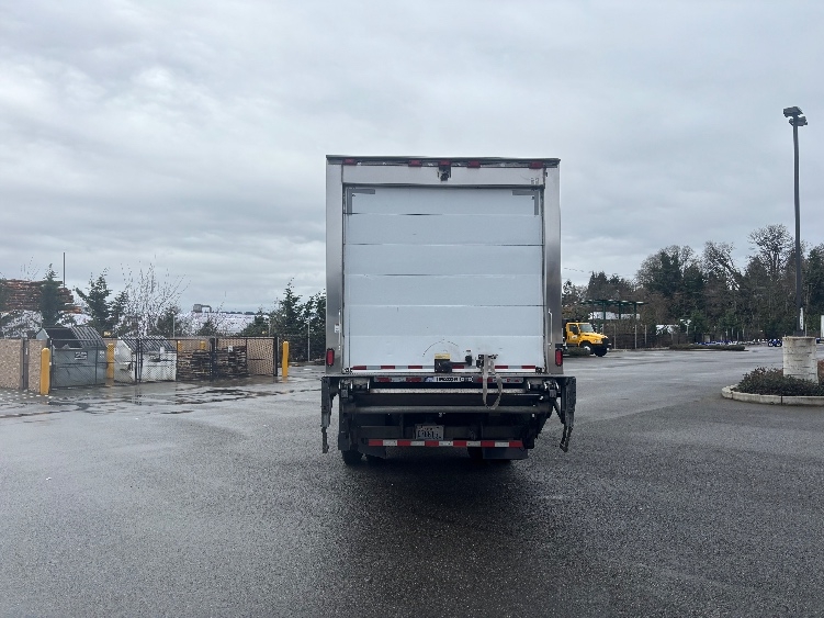 Used 2018 Freightliner M2 106 - photo 9