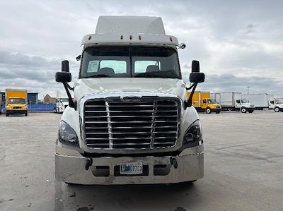 Used 2017 Freightliner Cascadia Detroit DD13 Semi Truck for sale #196644 - photo 2