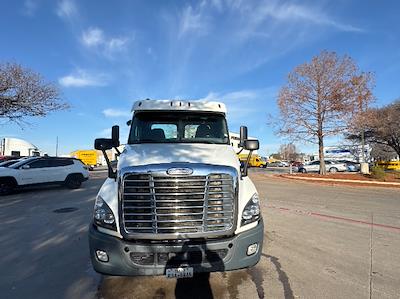 Used 2018 Freightliner Cascadia Detroit DD13 Semi Truck for sale #196721 - photo 2