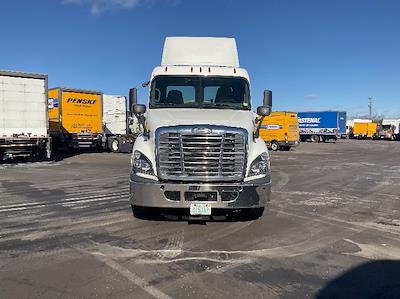 Used 2018 Freightliner Cascadia Detroit DD13 Semi Truck for sale #197028 - photo 2
