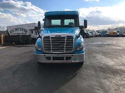 Used 2018 Freightliner Cascadia Detroit DD13 Semi Truck for sale #197211 - photo 2