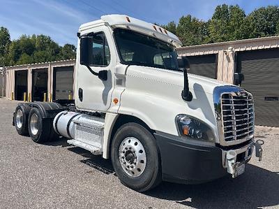 Used 2017 Freightliner Cascadia Detroit DD13 Semi Truck for sale #197247 - photo 1