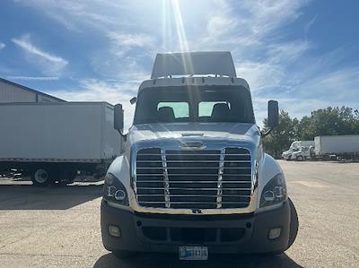 Used 2018 Freightliner Cascadia Detroit DD13 Semi Truck for sale #197445 - photo 2