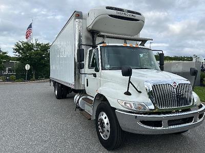 Used 2018 International DuraStar 4300 Morgan Truck Body Refrigerated Body T880R-50 with Liftgate for sale #197623 - photo 1