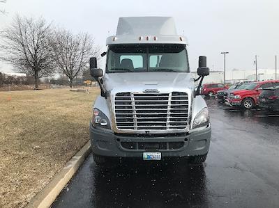 Used 2018 Freightliner Cascadia Detroit DD13 Semi Truck for sale #197823 - photo 2