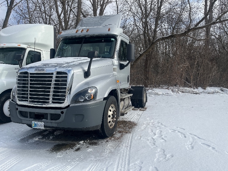 Used 2018 Freightliner Cascadia - photo 5
