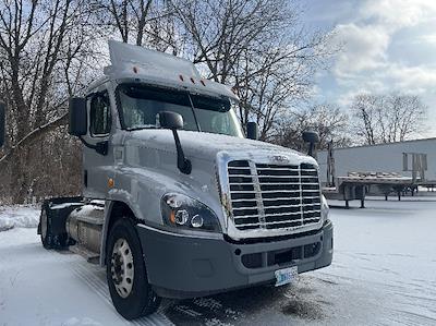 Used 2018 Freightliner Cascadia Detroit DD13 Semi Truck for sale #197834 - photo 1