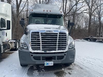 Used 2018 Freightliner Cascadia Detroit DD13 Semi Truck for sale #197834 - photo 2