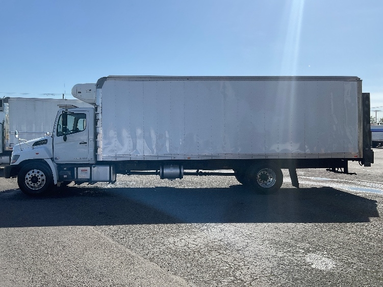 Used 2018 Hino 338 - photo 6