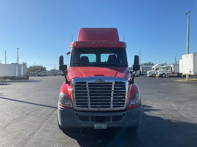 Used 2018 Freightliner Cascadia Detroit DD13 Semi Truck for sale #198245 - photo 2