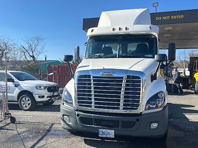Used 2018 Freightliner Cascadia Detroit DD13 Semi Truck for sale #198772 - photo 2