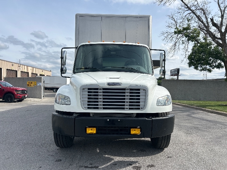 Used 2017 Freightliner M2 106 - photo 2