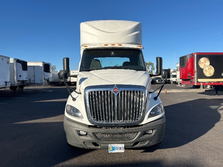 Used 2019 International RH - photo 2