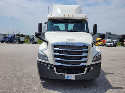 Used 2018 Freightliner Cascadia Detroit DD13 Semi Truck for sale #201201 - photo 2