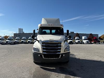 Used 2018 Freightliner Cascadia Detroit DD13 Semi Truck for sale #201211 - photo 2