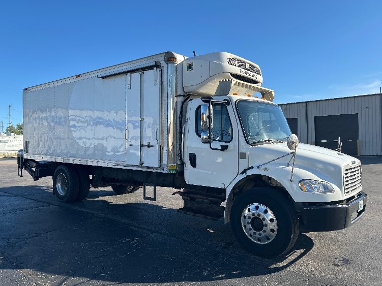 Used 2018 Freightliner M2 106 - photo 1