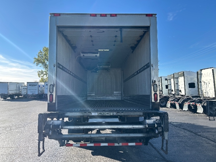 Used 2018 Freightliner M2 106 - photo 10
