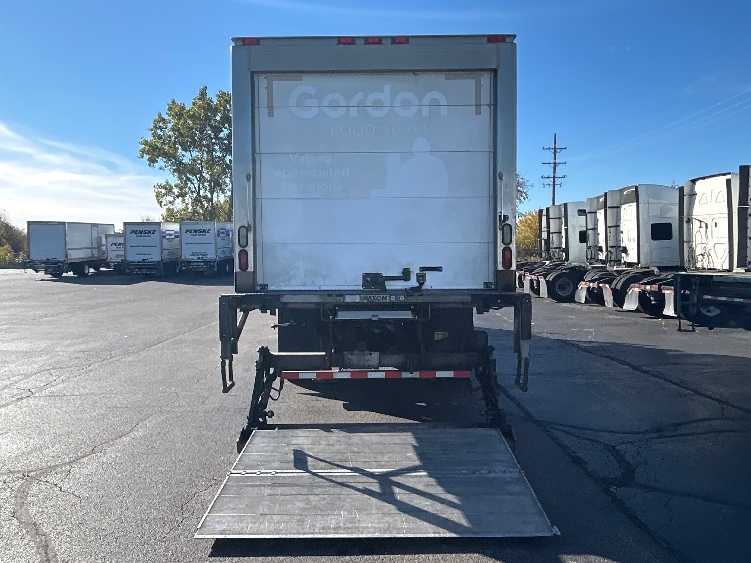 Used 2018 Freightliner M2 106 - photo 11