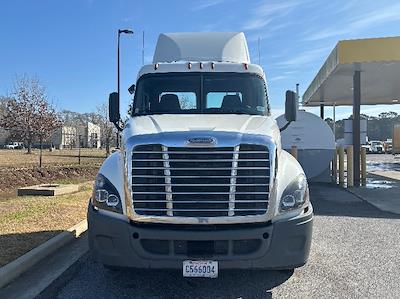 Used 2018 Freightliner Cascadia Detroit DD13 Semi Truck for sale #201872 - photo 2