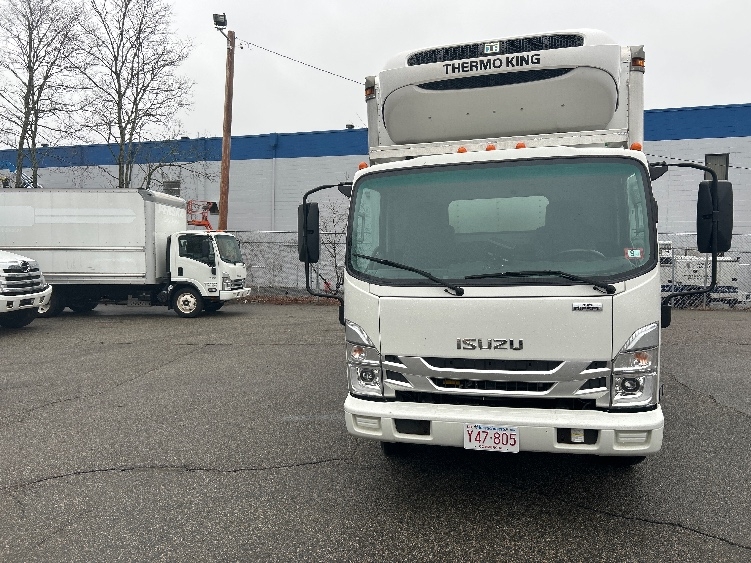 Used 2023 Isuzu NPR-XD - photo 2