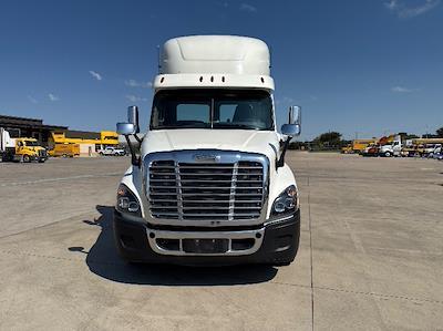 Used 2018 Freightliner Cascadia Detroit DD15AT Semi Truck for sale #202190 - photo 2