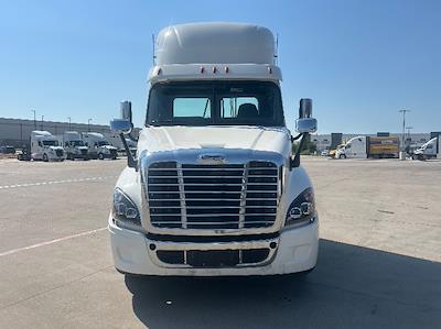 Used 2018 Freightliner Cascadia Detroit DD15AT Semi Truck for sale #202195 - photo 2