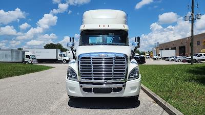 Used 2018 Freightliner Cascadia Detroit DD15AT Semi Truck for sale #202202 - photo 2